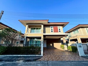 Classic House, Air conditioning | Exterior - Prego Riverview (San Kamphaeng)