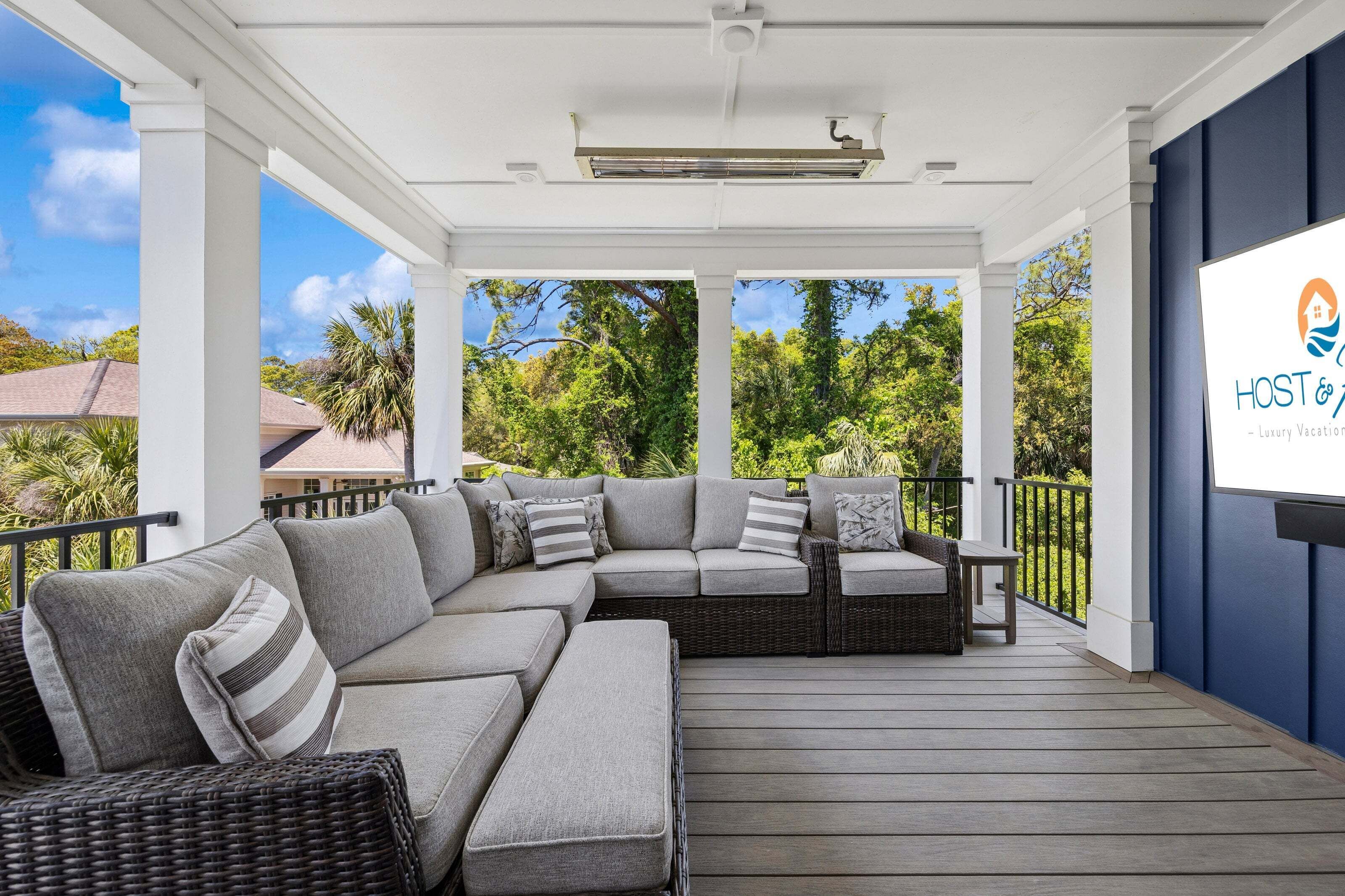 Comfortable sectional seating!