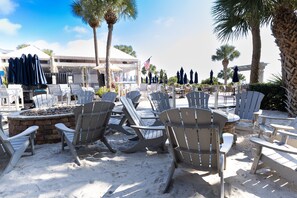 Property grounds - 3 Alder Lane @ Forest Beach | Steps from the Beach | Walk to Loggerhead Landing Dining (Hilton Head Island)