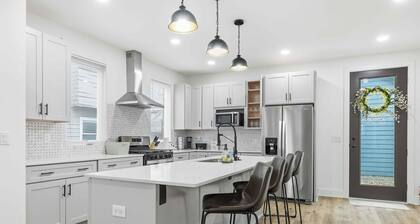 Near Indy Attractions • Deck • Patio • Fenced Yard