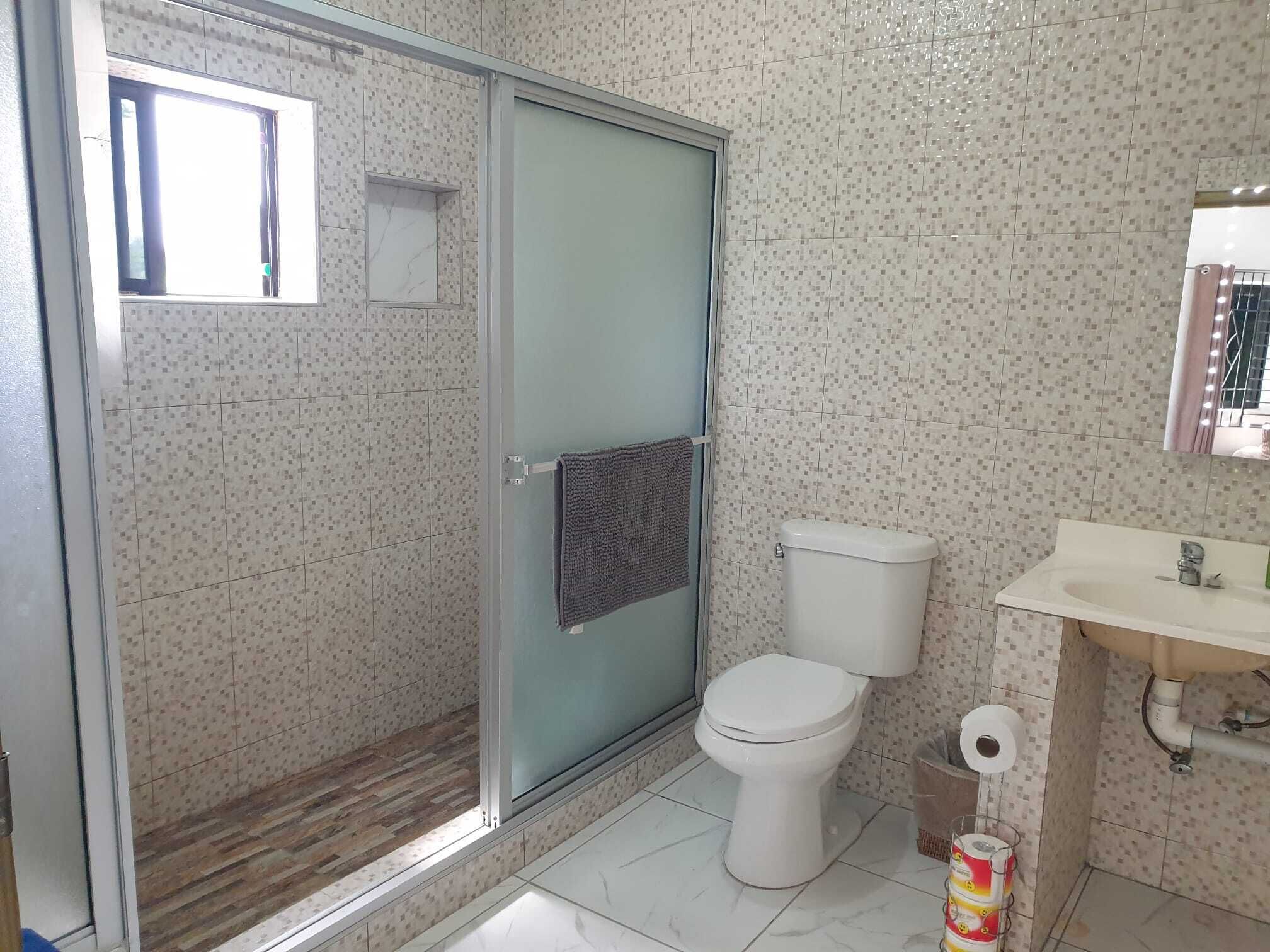 华丽双人房, 山景 | 浴室 | 淋浴设施、免费洗浴用品、吹风机、毛巾