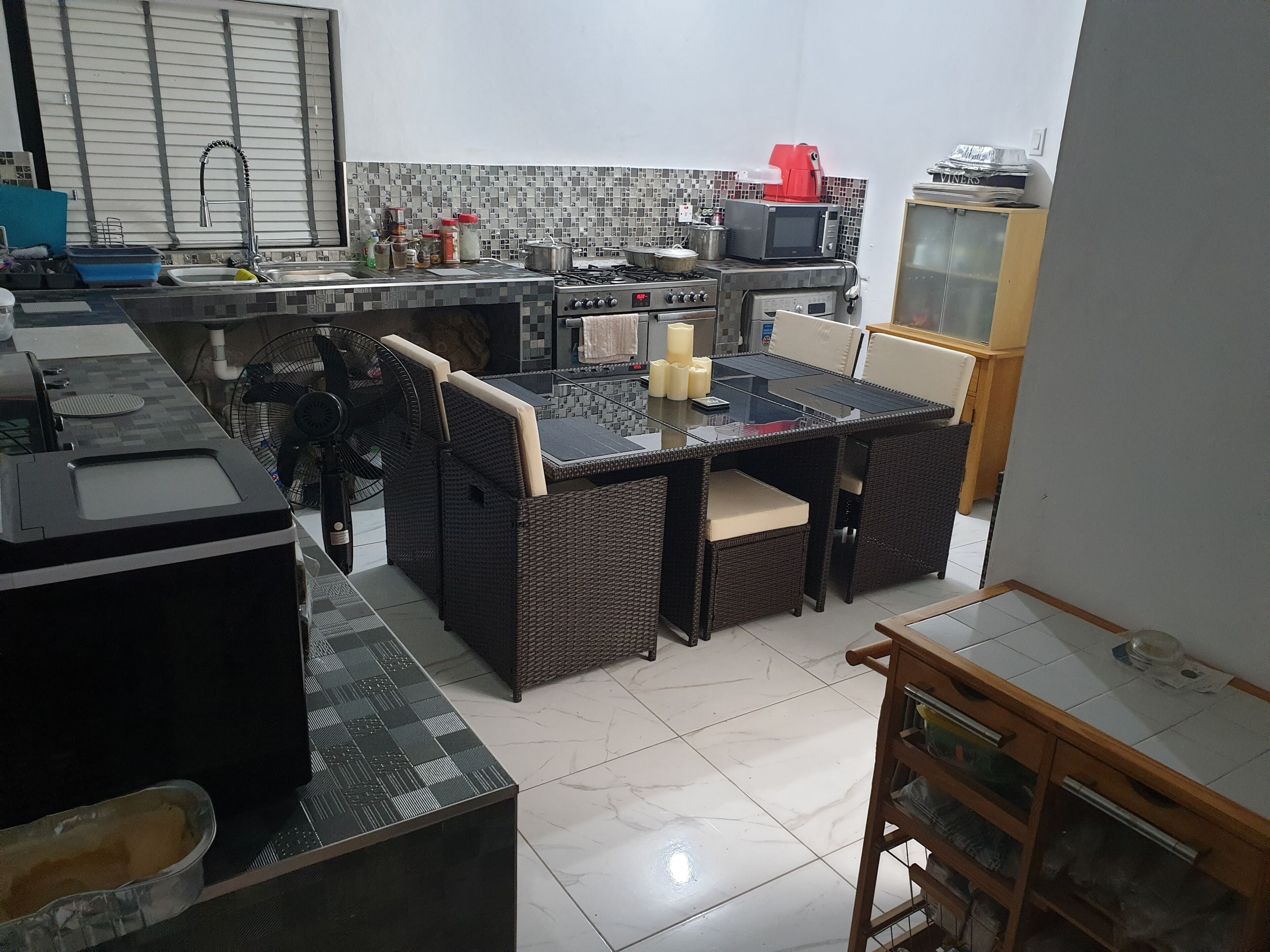 Deluxe Double Room, Mountain View | Private kitchen | Full-size fridge, microwave, oven, stovetop