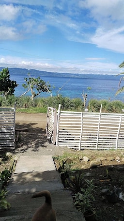Unterkunftsgelände. Beautiful 2-bedroom house in Liloan Southern Leyte Scuba and whale watching spot
