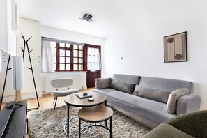 TV, stereo - Blueground | London, view, nr Kensington Gardens (London)