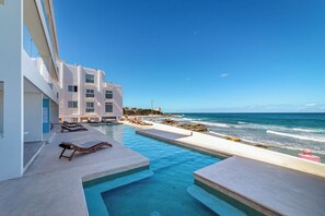 Pool - Ocean Breeze: New downtown room (Isla Mujeres)