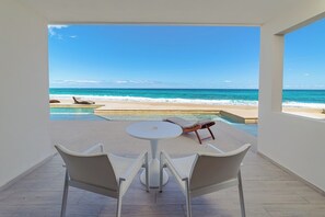 Pool - Ocean Breeze: New downtown room (Isla Mujeres)