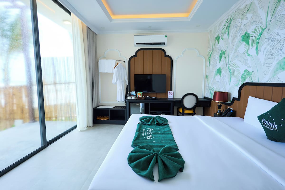 Minibar, in-room safe, blackout drapes, iron/ironing board