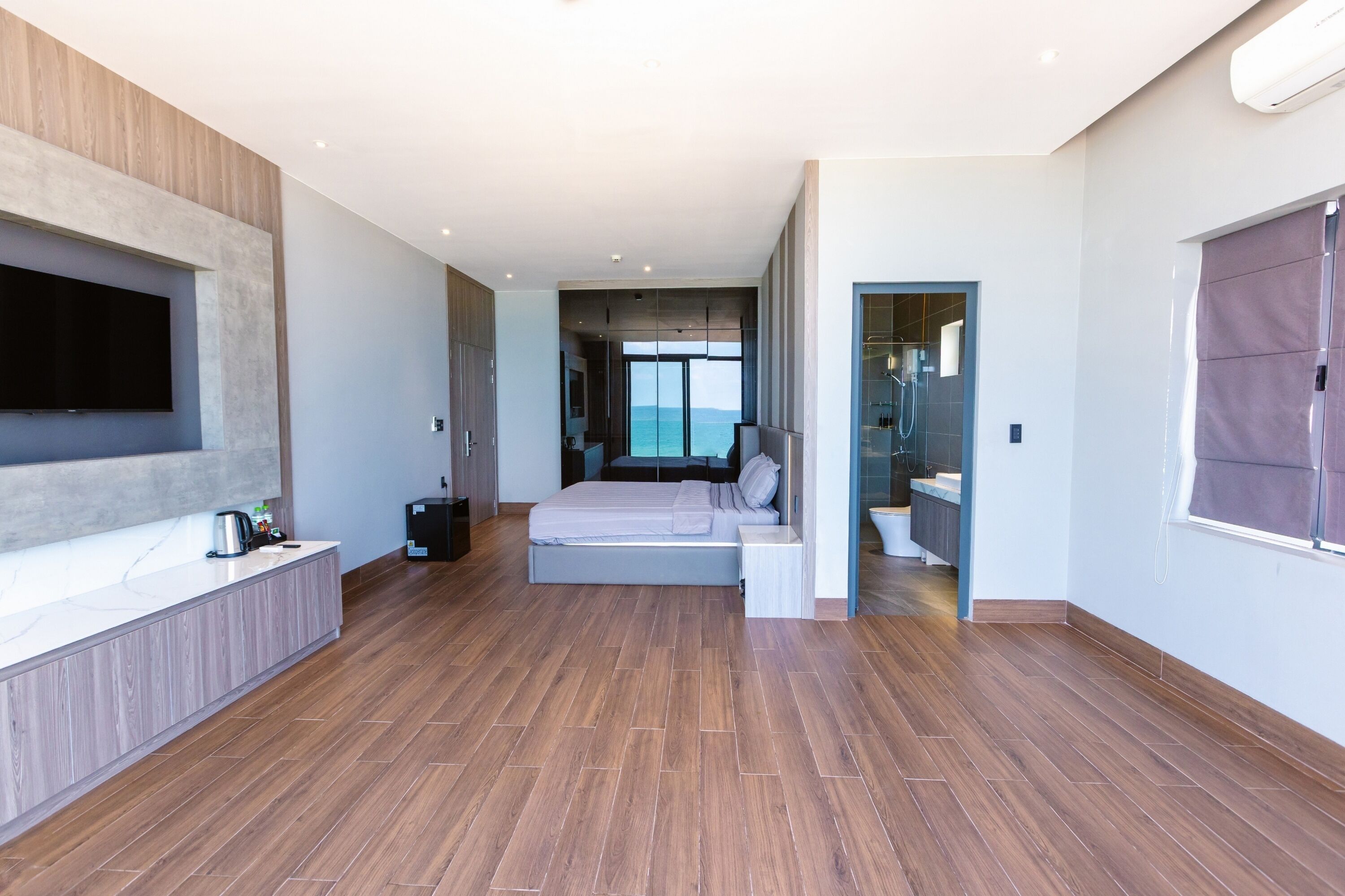 ห้องดีลักซ์, วิวทะเล | มินิบาร์, ตู้นิรภัยในห้องพัก, ผ้าม่านกันแสง, เตารีด/โต๊ะรีดผ้า