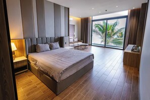 Deluxe-Zimmer, Meerblick | Minibar, Zimmersafe, Verdunkelungsvorhänge, Bügeleisen/Bügelbrett