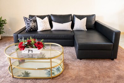 Peaceful Family Friendly 2-bed 2-bath Entire Apt Unit in Belmont Hill
