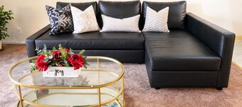 Peaceful Family Friendly 2-bed 2-bath Entire Apt Unit in Belmont Hill