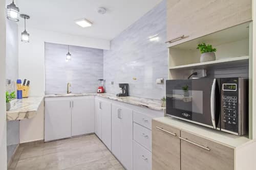 Apartment | Eigene Küche | Wasserkocher mit Kaffee-/Teezubehör, Mixer