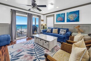 TV - Sunchase 10A* Gulf Front Townhome with Private Beach Access & Gulf Views (Miramar Beach)