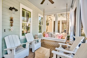 Terrace/patio - 🎨 WaterColor ~ Golf Cart | Bikes | Private Beach | 4 Heated Pools & Lazy River (Watercolor)