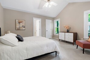 3 bedrooms, iron/ironing board, Internet, bed sheets - Enjoy Holiday Acres Lake & More in this Charming, Centrally Located Cary Home. (Cary)