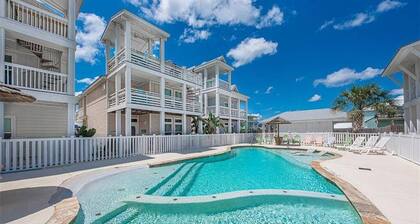 Boardwalk, Shared Pool, Parking for 5