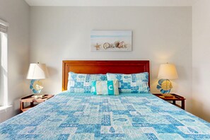 5 bedrooms, free WiFi, bed sheets - Boardwalk, Shared Pool, Parking for 5 (Port Aransas)