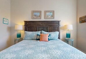 Free WiFi, bed sheets - Boardwalk, Shared Pool, Parking for 5 (Port Aransas)