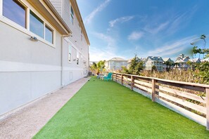 Property grounds - Boardwalk, Shared Pool, Parking for 5 (Port Aransas)