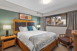 Schreibtisch, Bügeleisen/Bügelbrett, kostenloses WLAN, Bettwäsche