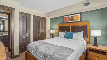 2 bedrooms, desk, iron/ironing board, WiFi (free)