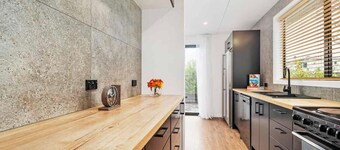  Family Getaway with only a 4min stroll to the Beach