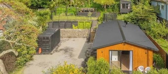  Family Getaway with only a 4min stroll to the Beach