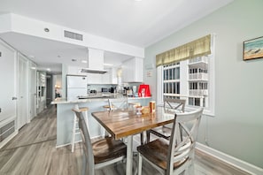 Dining - Beachfront Condo | Balcony Views, Pool & Walkable Location | BEACHBALL PROPERTIES (Gulf Shores)