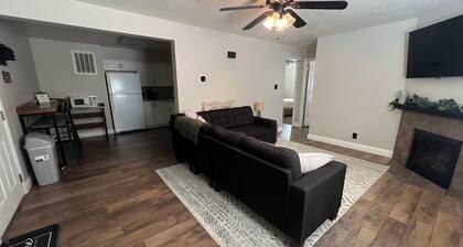 Convenient & Cozy condo on 400