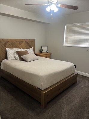 2 bedrooms, iron/ironing board, free WiFi, bed sheets