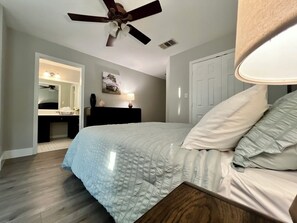 4 bedrooms, iron/ironing board, WiFi, bed sheets - Classic farm charm with a touch of refinement (Van Alstyne)