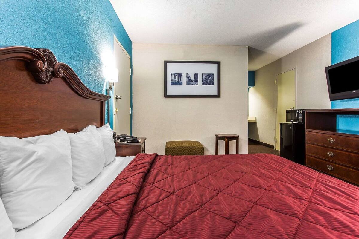 Single Room, 1 Queen Bed | Free WiFi