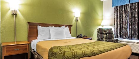 Single Room, 1 Queen Bed, Accessible Bathtub, Smoking | Free WiFi