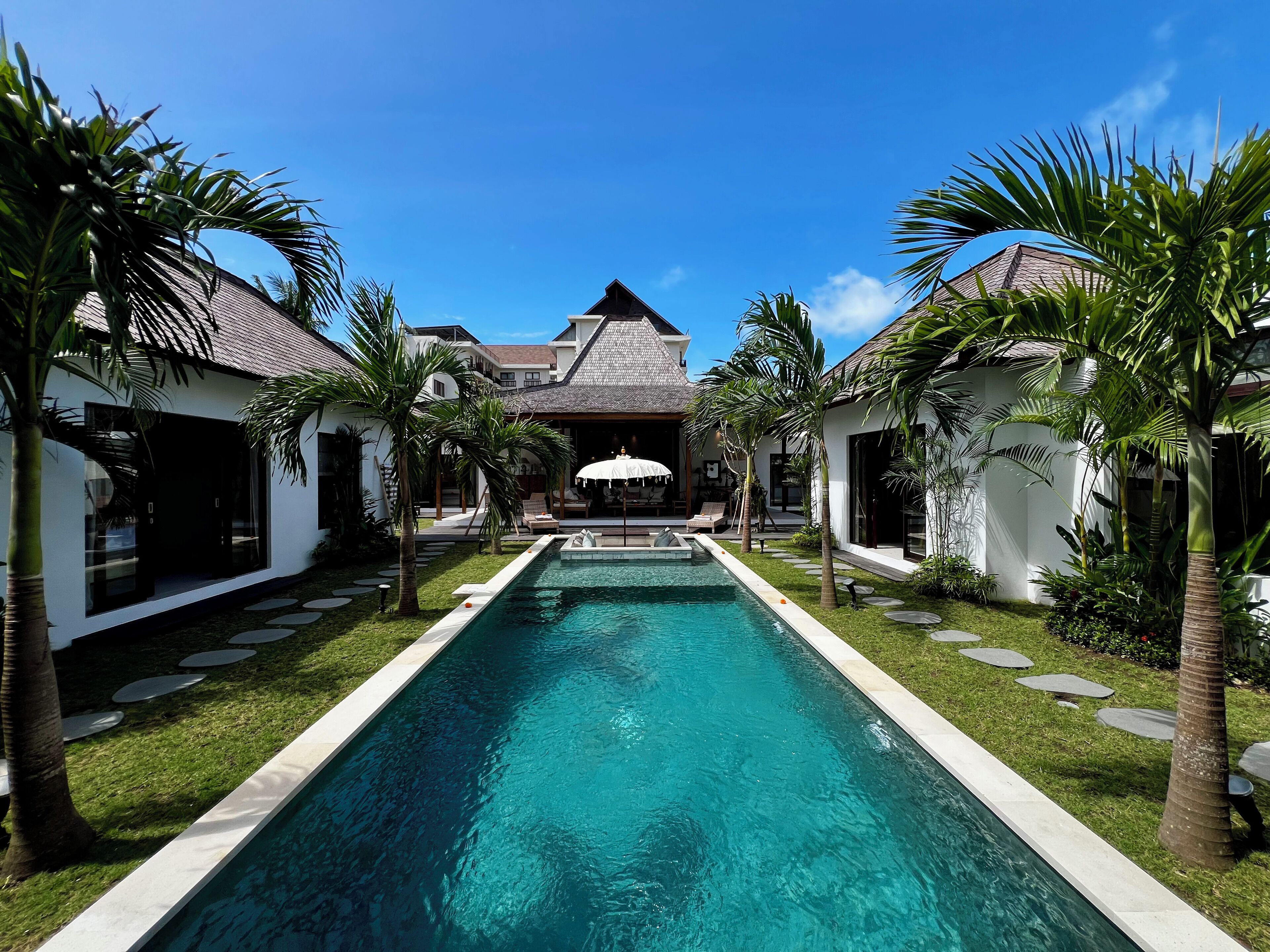 Outdoor pool, sun loungers