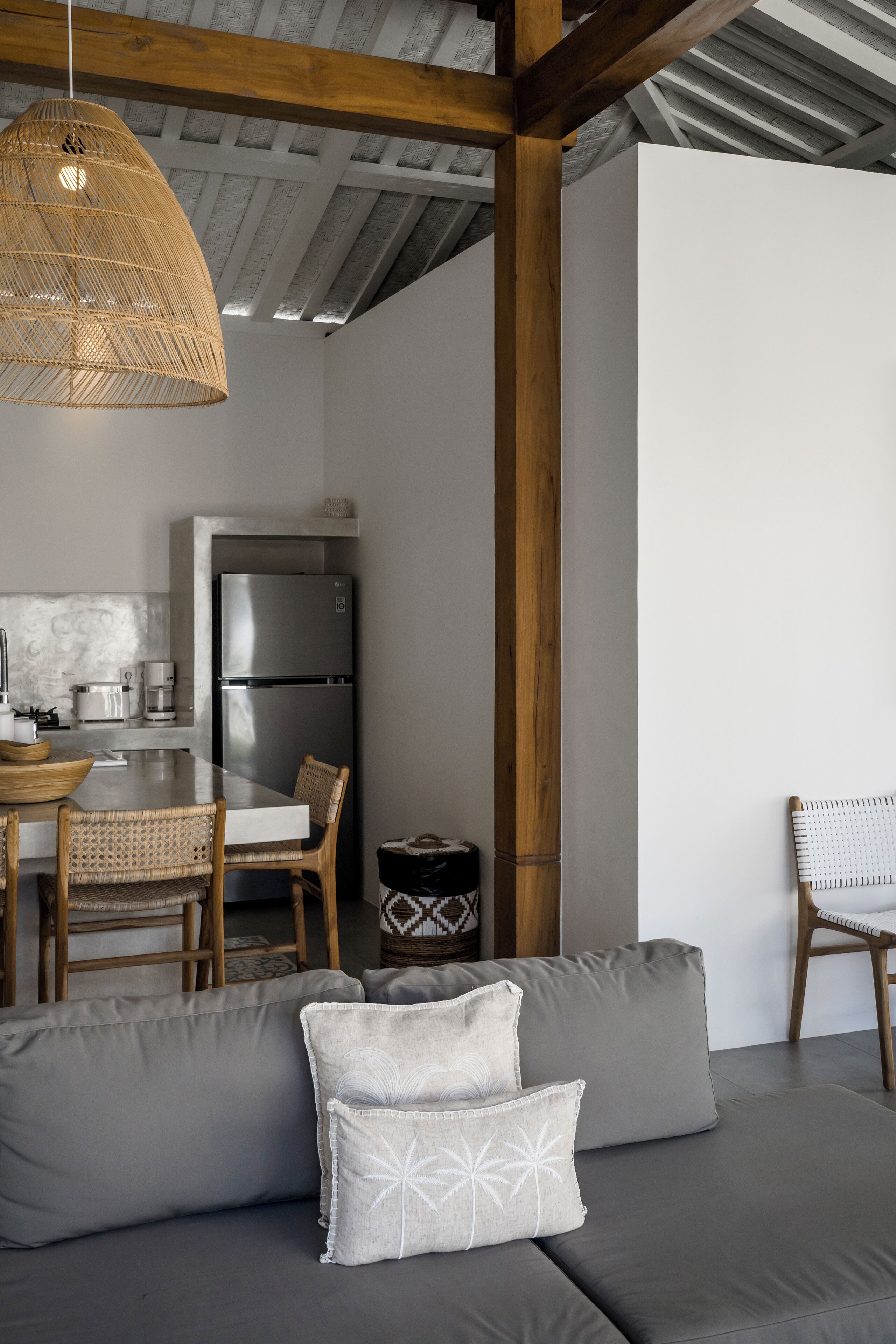 Cafetera/tetera, freezer, isla de cocina