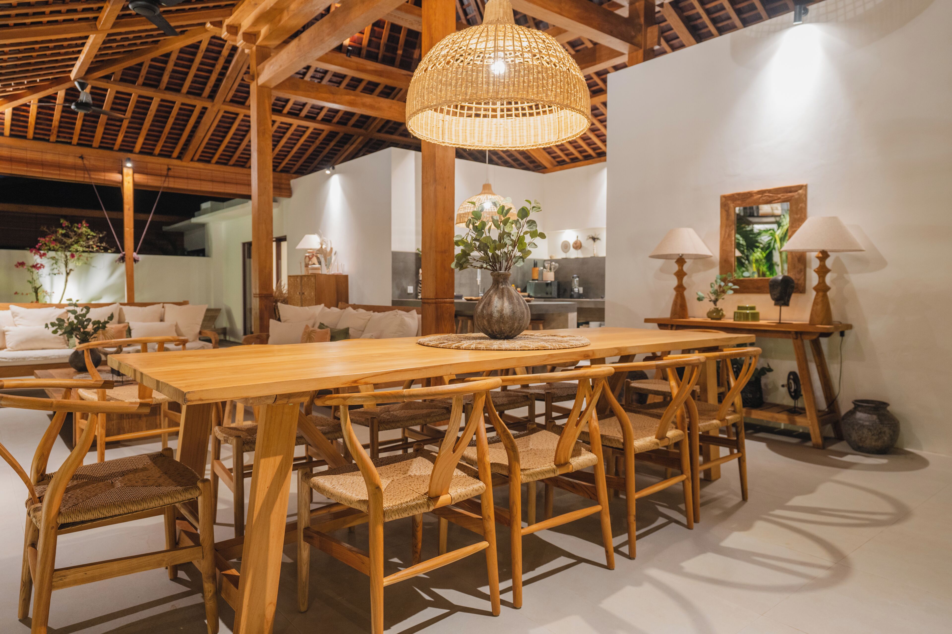 Vila luxo, 6 quartos, sacada, vista para a piscina | Sala de jantar