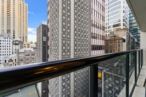 Property grounds - Modern Cityscape Abode with Aircon, Pool & Gym (Auckland CBD)