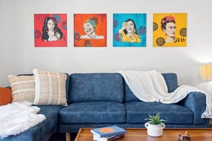 TV, mesa de pingue-pongue