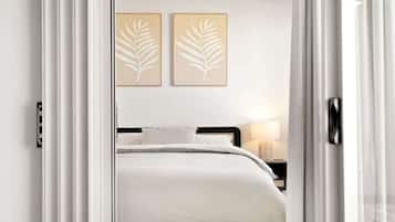 2 habitaciones, escritorio, tabla de planchar con plancha y wifi