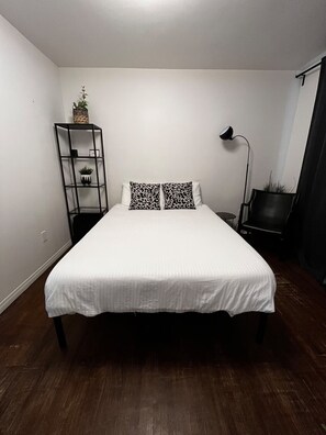 1 chambre, fer et planche à repasser, Wi-Fi gratuit, draps fournis