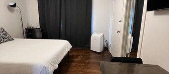Affordable Bachelor Near HSC & Downtown