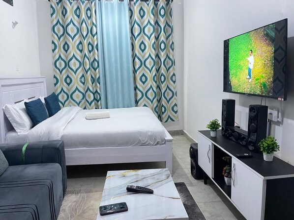 Fer et planche à repasser, Wi-Fi, draps fournis