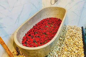 Bungalow Deluxe, balcón, vista al jardín | Spa