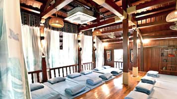 Panoramic Chalet | Individually furnished, desk, soundproofing, iron/ironing board