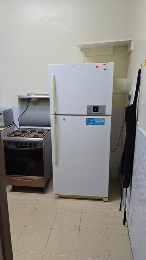 Private kitchen - Picadily Hse 1-Bedroom Apartment, Nairobi West- Walk to Shops Hospitals, & Cafes (Nairobi West)