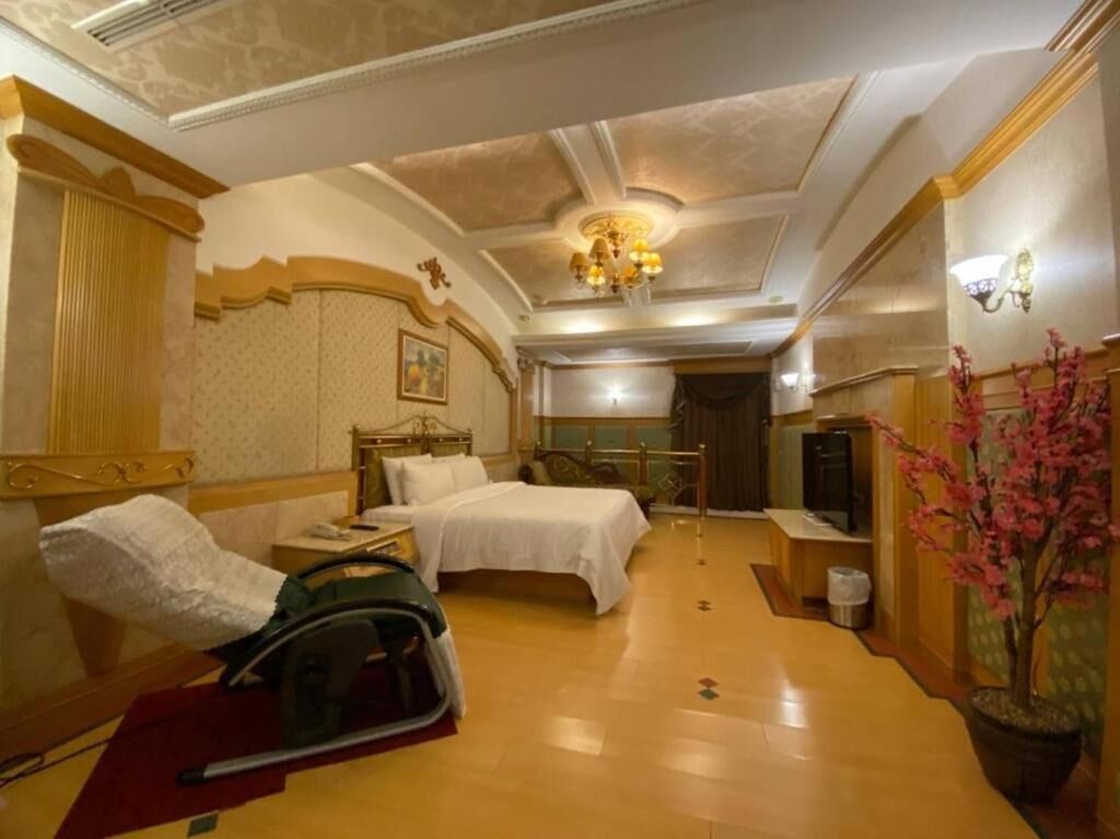 Deluxe-dobbeltværelse | Skrivebord, arbejdsområde til bærbare computere