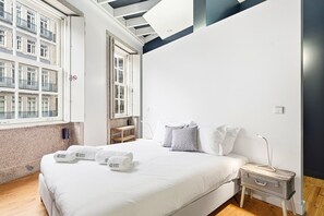 Iron/ironing board, Internet, bed sheets - GuestReady - Charming Studio in Porto's Heart (Porto)