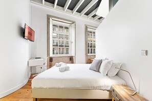 Iron/ironing board, Internet, bed sheets - GuestReady - Charming Studio in Porto's Heart (Porto)