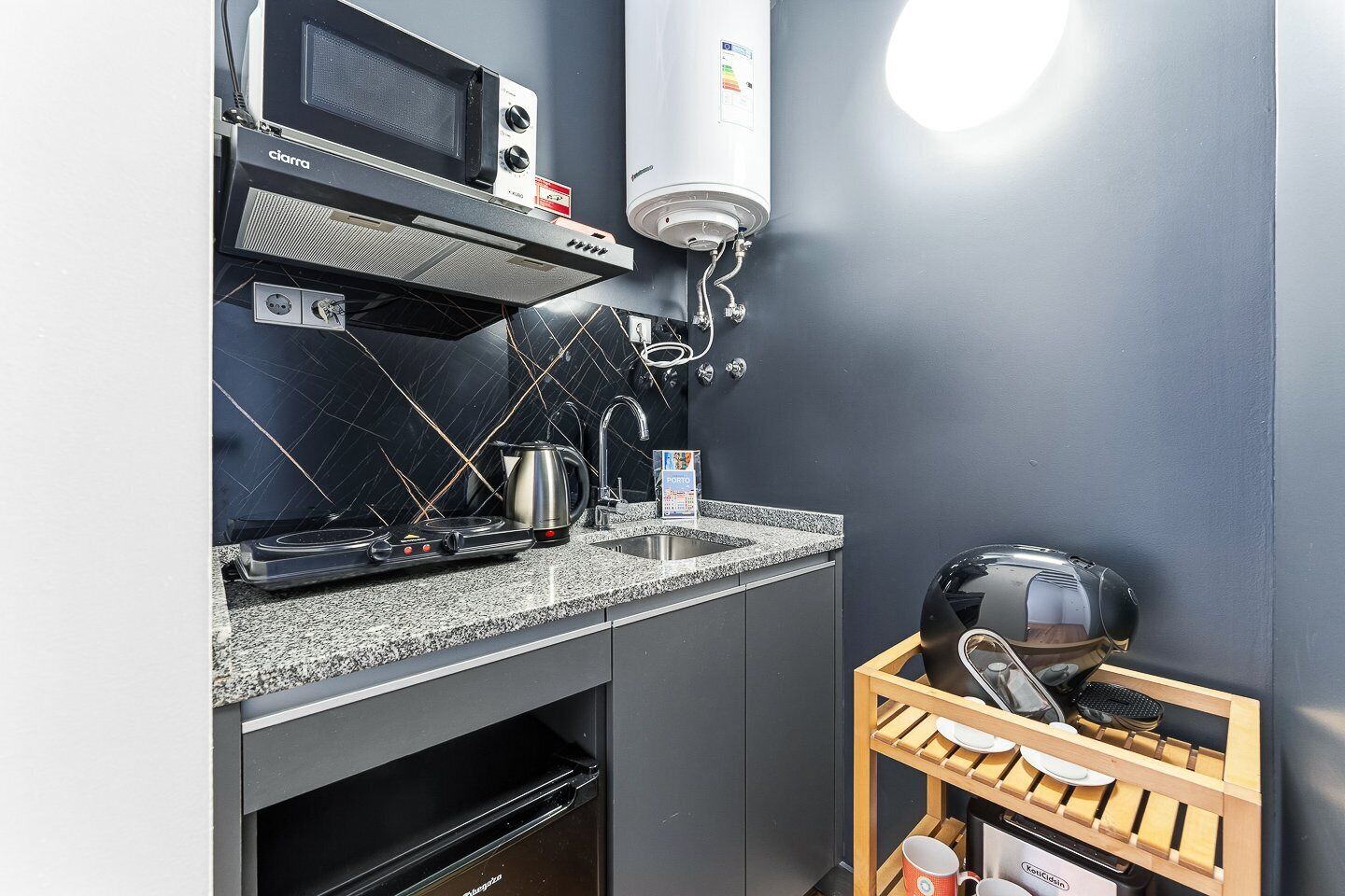 Microwave, coffee/tea maker, toaster