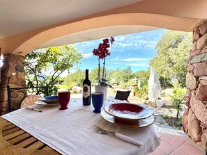 Outdoor dining - " Colori di Sardegna Belvedere " (Bari Sardo)